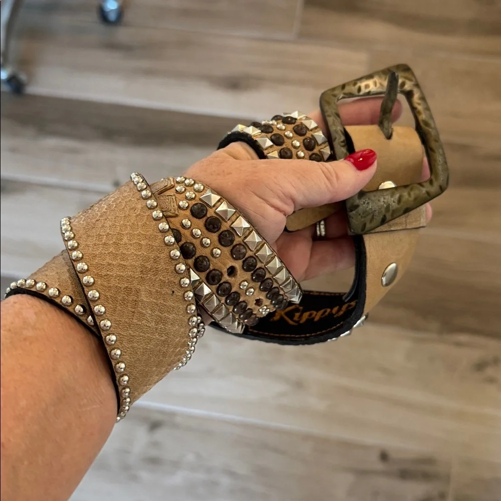 Kippy's studded Leather Belt